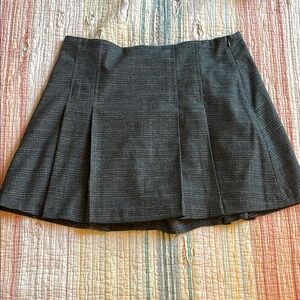 Zara- Classic Grey Pleated Skort- Large- NEW WITH TAGS